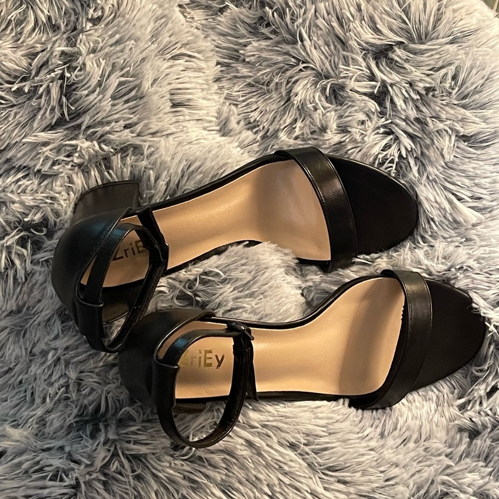 ZriEy women sandal
